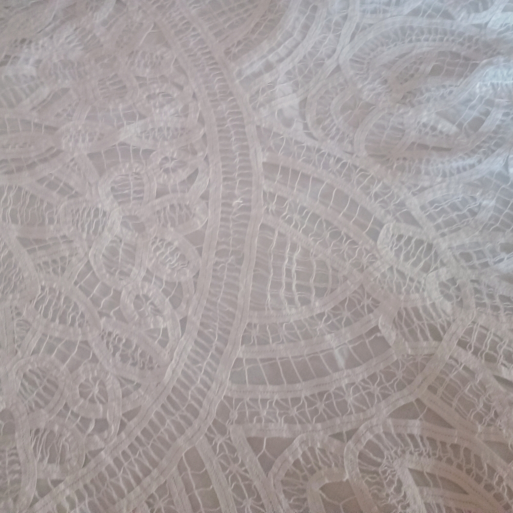 Elegant White Tree Skirt - Picture 3 of 7